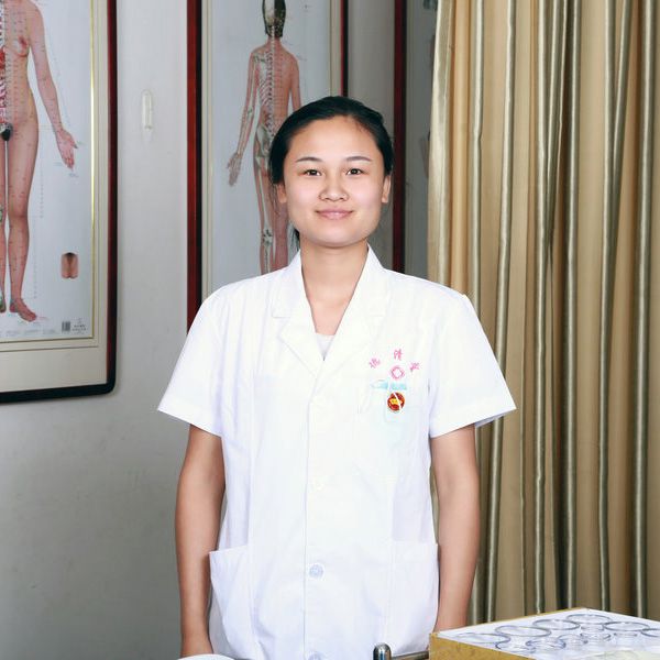 何晨茵